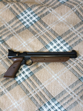 pistolet-pnevmaticeskii-crosman-model-1377-177-s-nakackoi-45-mm-big-0