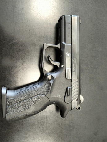 travmaticeskii-pistolet-grandpower-t-12-big-2