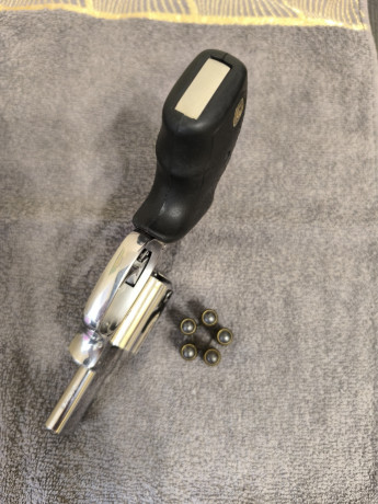 revolver-taurus-lom13-big-4