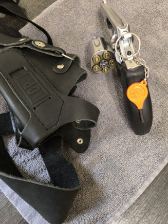 revolver-taurus-lom13-big-1