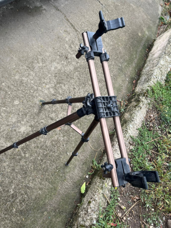 skladnoi-teleskopiceskii-tripod-dlia-strelby-caldwell-deadshot-fieldpod-big-3